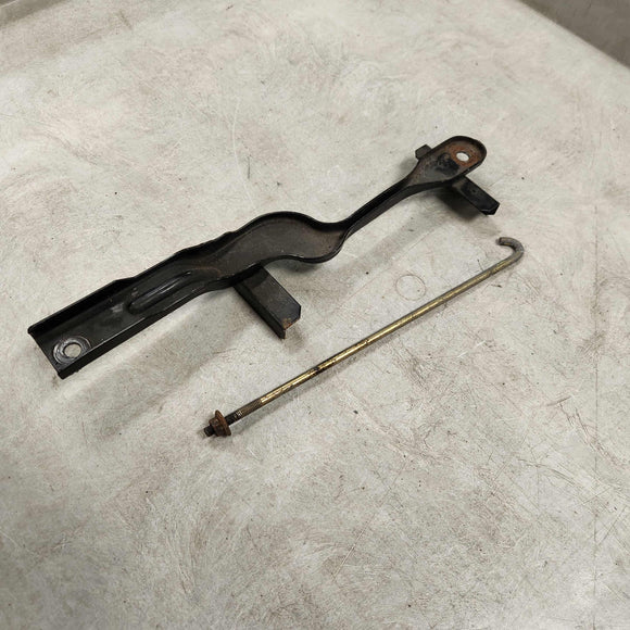 1999-2003 Mazda Protege Protege5 Mazdaspeed Protege Battery Tie Down Bracket B26H5603XD