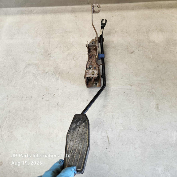 1999-2003 Mazda Protégé ACCELERATOR GAS THROTTLE  Pedal Assembly