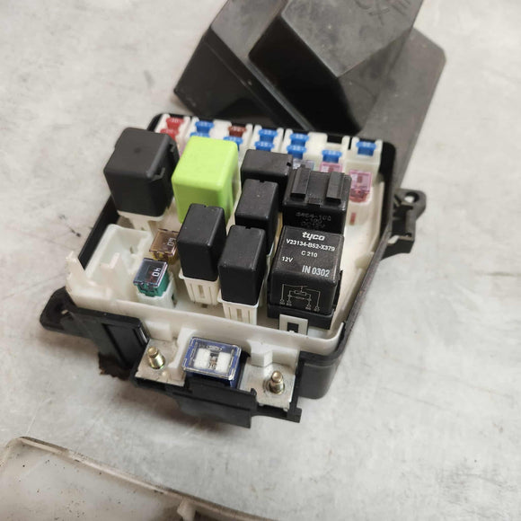 1999-2003 Mazda Protege Engine Fuse Box w/ Main Fuse