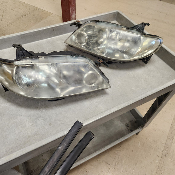 2002-2003 Mazda Protege5 Headlights Set