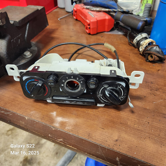 2001-2003 Mazda Protege HVAC Control without main switch