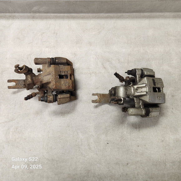 2001-2003 Mazda Protege5 Rear Caliper SET