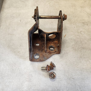 1999-2001 Mazda Protege Transmission (Driver) Mount Bracket Manual 1.6L
