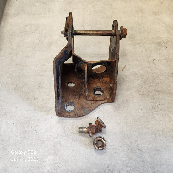 1999-2001 Mazda Protege Transmission (Driver) Mount Bracket Manual 1.6L