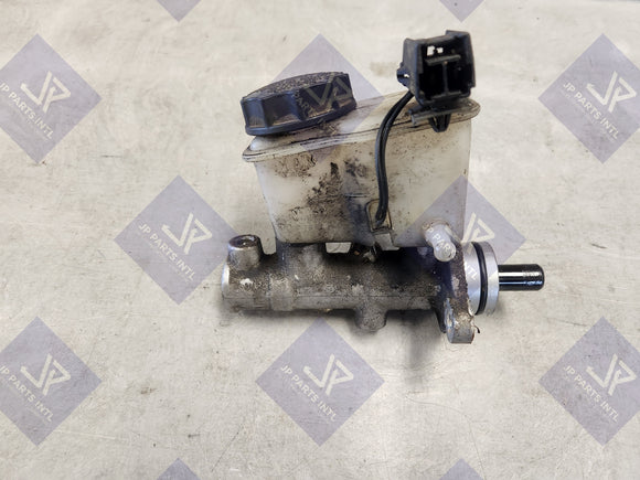 2001-2003 Mazda Protege 2.0L Brake Master Cylinder NON-ABS