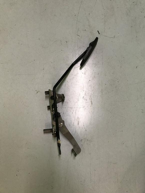 1999-2003 Mazda Protégé ACCELERATOR GAS THROTTLE  Pedal Assembly
