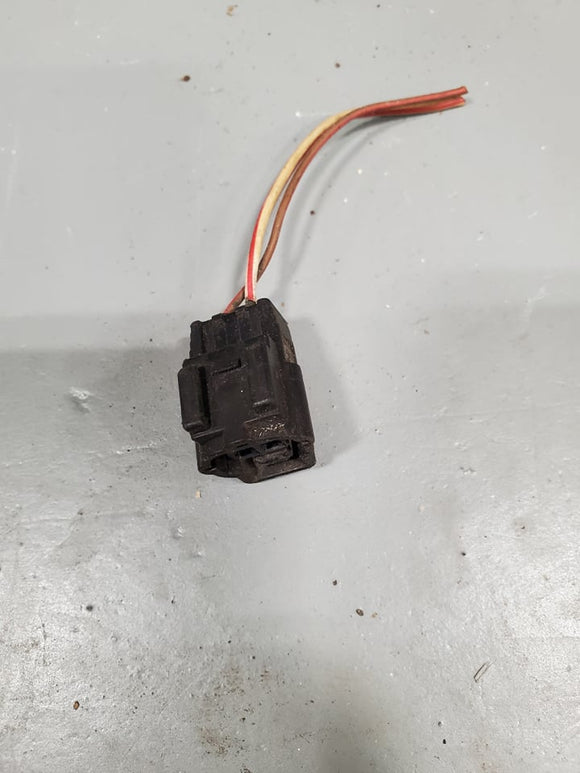 2001-2003 Mazda Protege Fuel Injector Resistor Connector 2.0L